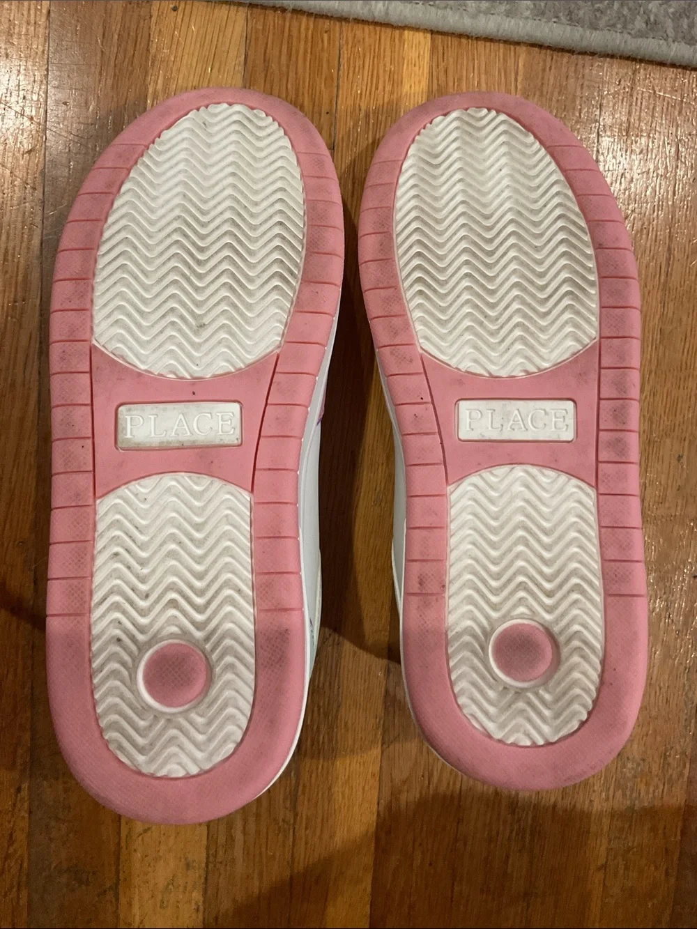Girls Low Top Sneakers 👟